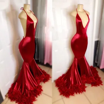 2020 M Sexy Raudona Pasinėrus V Kaklo Afrikos Prom Dresses Su Plunksna Atvira Nugara Valymo Traukinio Plius Dydis Oficialų Vakare Chalatai