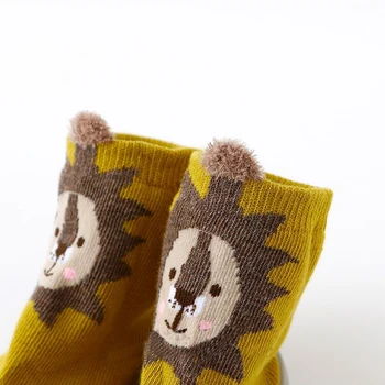 Bamblys merginos batai pirmas žingsnis megzti kūdikių bateliai, minkštas guminis padas šiltas animacinių filmų grindų namų šlepetės rudenį, žiemą pirmą vaikštynės