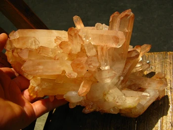Naujas rasti iš Tibeto raudona dirvožemio natūralių uolienų kvarco kristalų sankaupos originalus 3150g