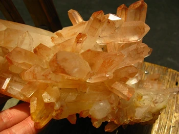 Naujas rasti iš Tibeto raudona dirvožemio natūralių uolienų kvarco kristalų sankaupos originalus 3150g