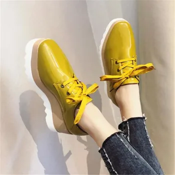 Pavasarį, Rudenį 2020 Blynai storio vienintelis vieną bateliai moterims naujai studentų laisvalaikio saldainiai spalvos platformos butas kulno batų juoda geltona