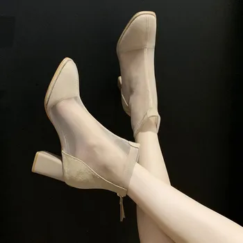Akių aukštakulniai moteriški sandalai 2020 m. vasarą naujų laukinių tuščiaviduriai kvėpuojantis moterų batai storu kulnu, seksualus Martin batai