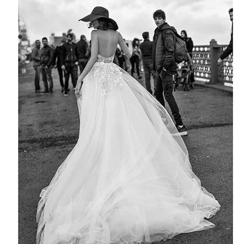 LORIE Princesė Vestuvių Suknelė Spagečiai Dirželiai Appliqued Gėlės Nuotakos Suknelė Ilgai Traukinio Tiulio Backless Boho Vestuvių Suknelė