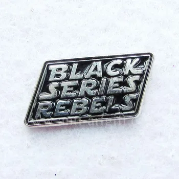 Custom minkšti emalio smeigtukai letterof emblema metalo black dažų metaliniai ženkliukai auksą, sidabrą, 25.4 mm, raidė emblemos dizainas nemokamai