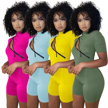 2021 m. pavasarį naujas mados laisvalaikio vientisos spalvos sporto Jumpsuit plonas o-kaklo trumpomis rankovėmis moteriški marškinėliai šortai