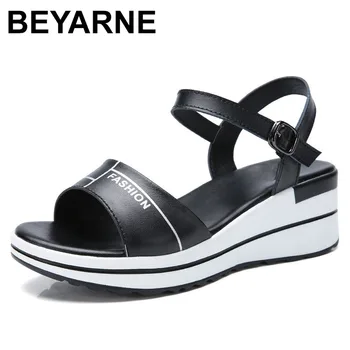 BEYARNEWomen tai odos aukšto kulno sandalai 2019 odos platformos batai su kulkšnies dirželiu Atsitiktinis moterų Vasaros pleišto sandalsL032