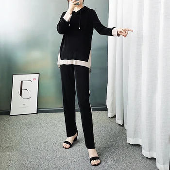 KARŠTO PARDAVIMO Miyake kartus mados kostiumus su gobtuvu long sleeve t-shirt taškų Tiesios kelnės dviejų dalių kratinys kostiumas SANDĖLYJE