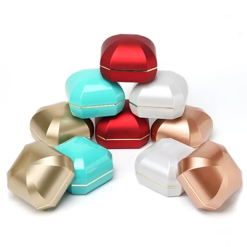 Naujas Penkių spalvų Plastiko Kūrybos Led Šviesos Papuošalų Dėžutė Žiedas, Pakabukas Multi-funkcija įmontuota Aukštos kokybės Flanelė Aukšto blizgesio Dažai